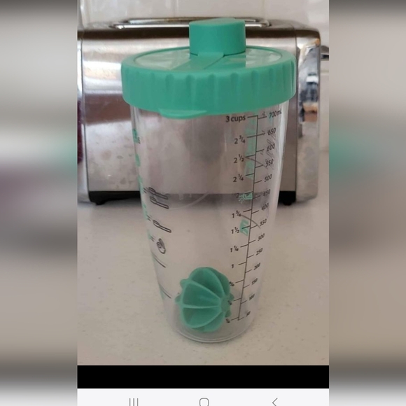 Pampered Chef Kitchen Pampered Chef Pancake Shaker Mixer Poshmark